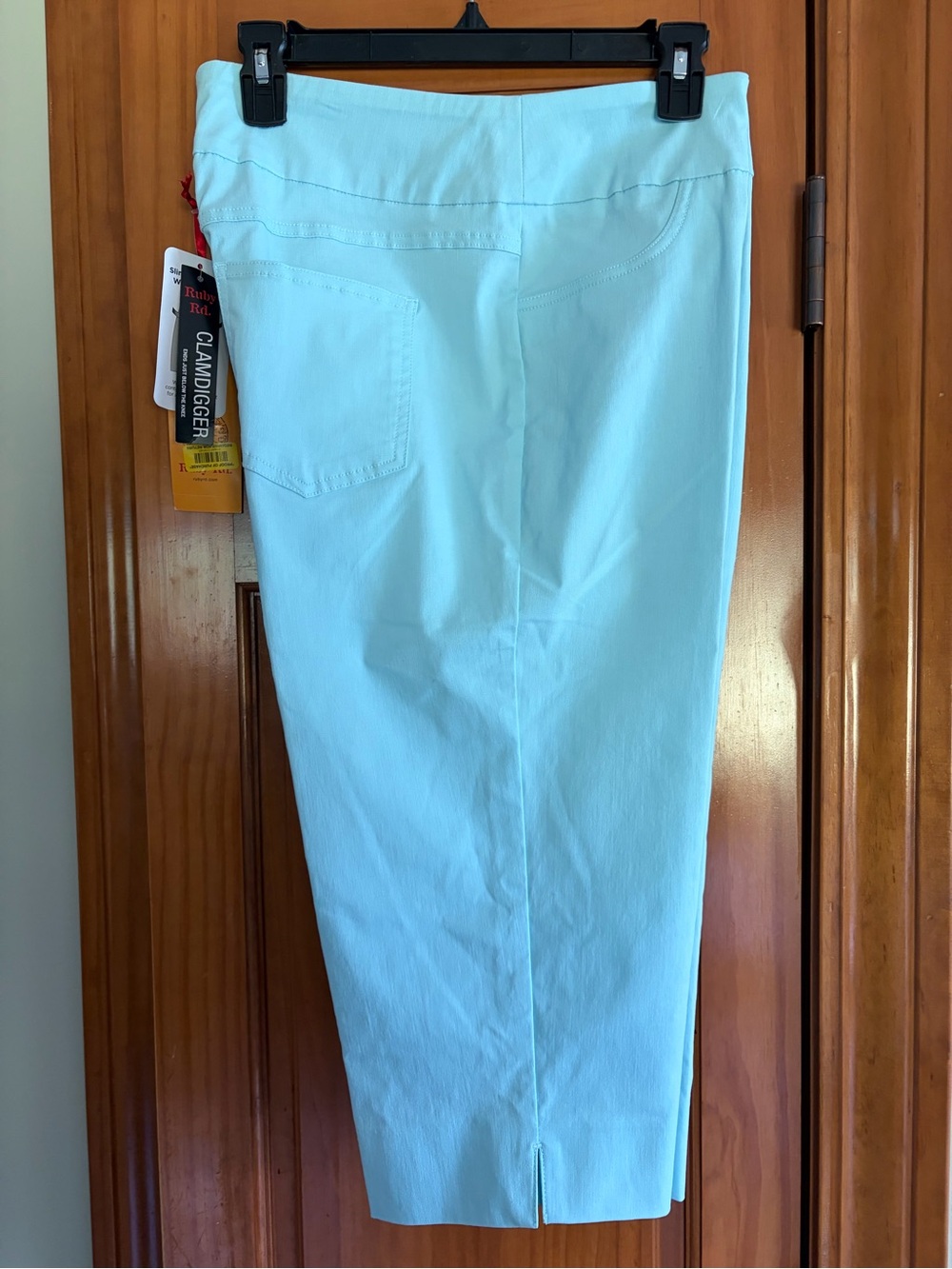 Ruby Rd. Light Blue Cropped Capris/Clam diggers - Picture 2 of 4